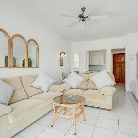 Altamira Beachfront Apartment, Costa Adeje شقة أذيخي