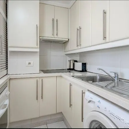 Altamira Beachfront Apartment, Costa Adeje דירה אדחה